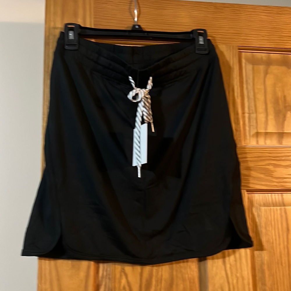 Recreation Thread & Supply black skirt. Small